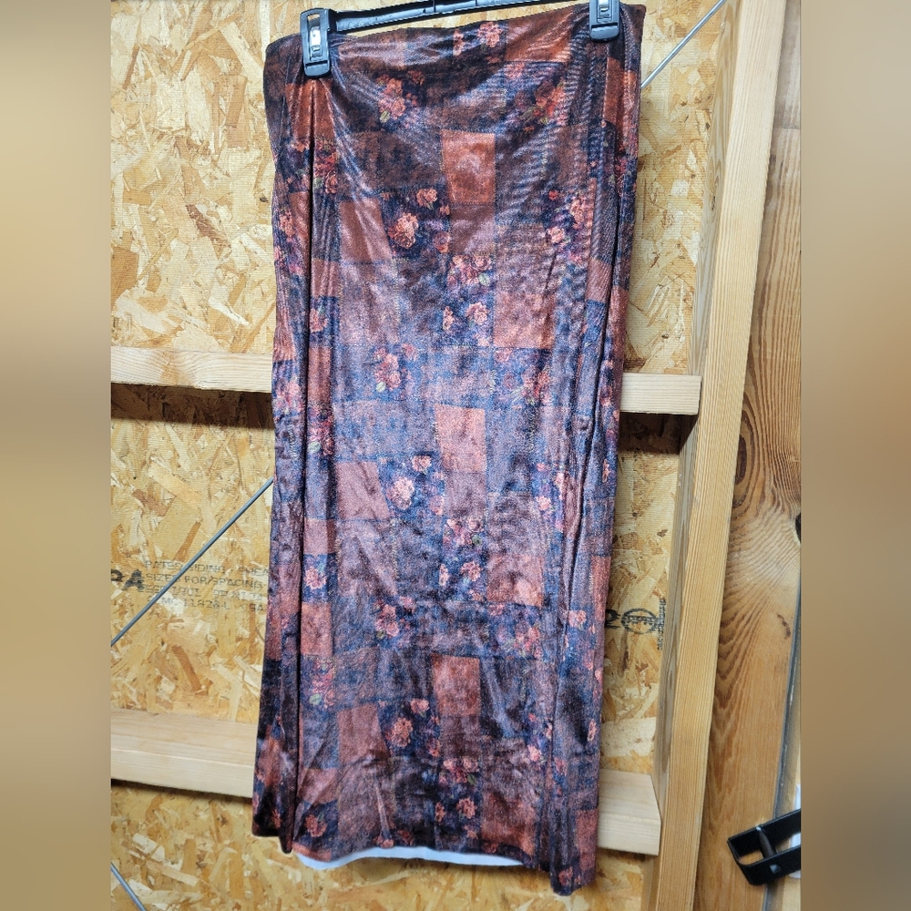WeWoreWhat NWT Velvet Patchwork Floral Midi Skirt Size Large Womans